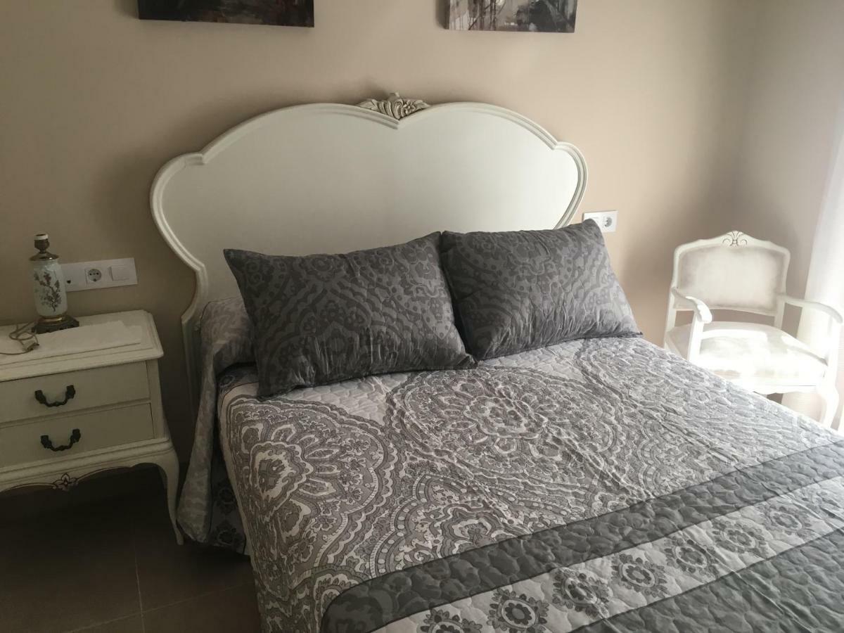 Apartamentos Hela Arjona エクステリア 写真