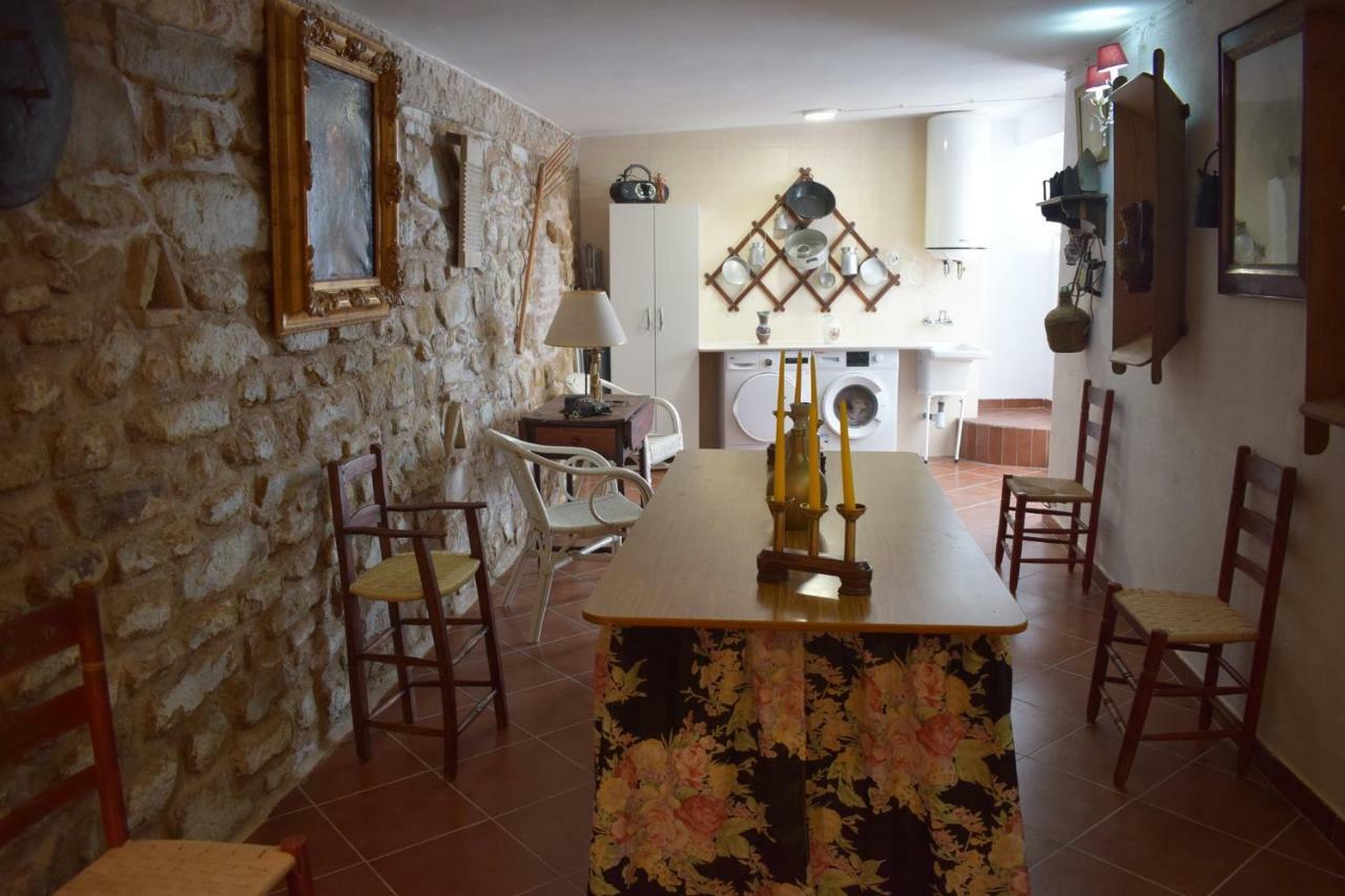 Apartamentos Hela Arjona エクステリア 写真