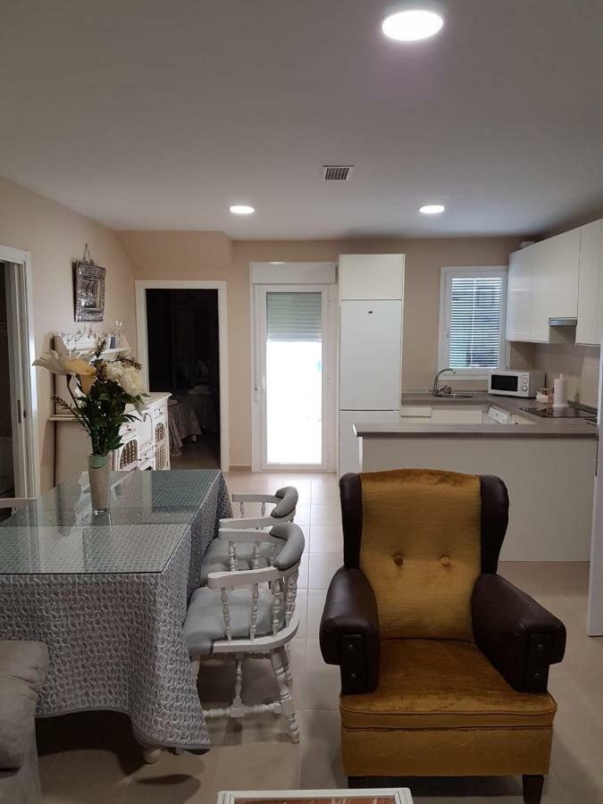Apartamentos Hela Arjona エクステリア 写真