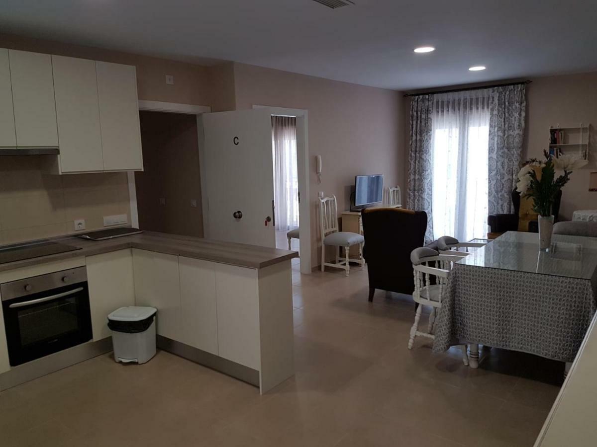 Apartamentos Hela Arjona エクステリア 写真